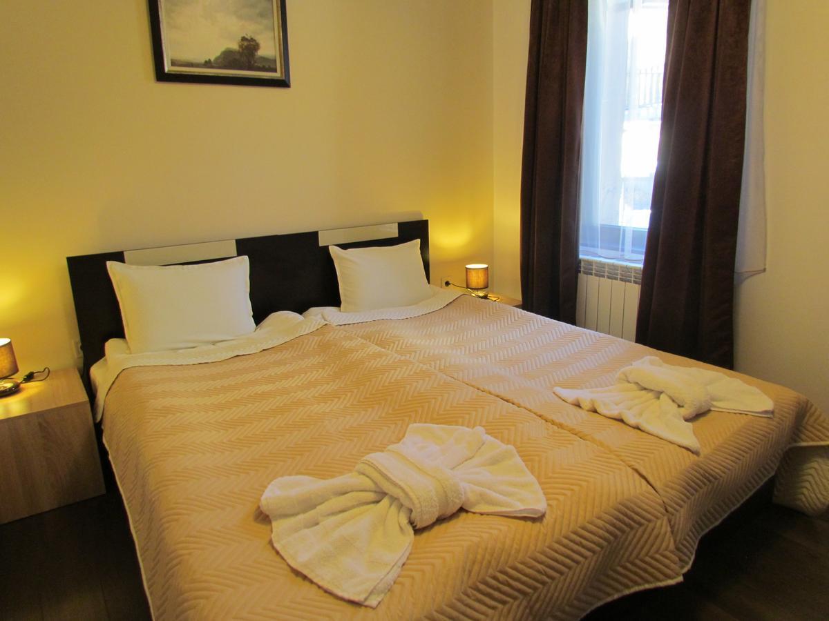 Bavaria House Hotel Говедарци Екстериор снимка