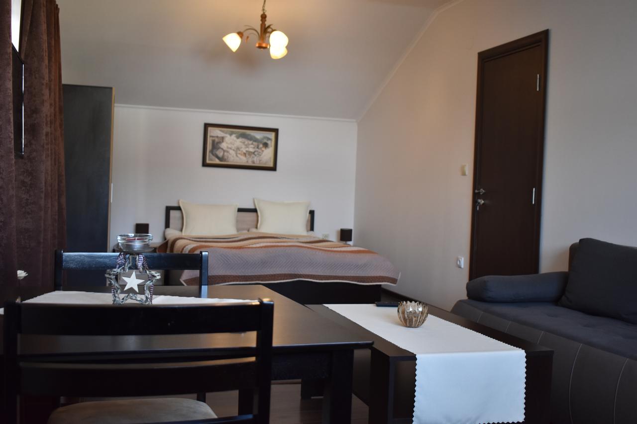 Bavaria House Hotel Говедарци Екстериор снимка