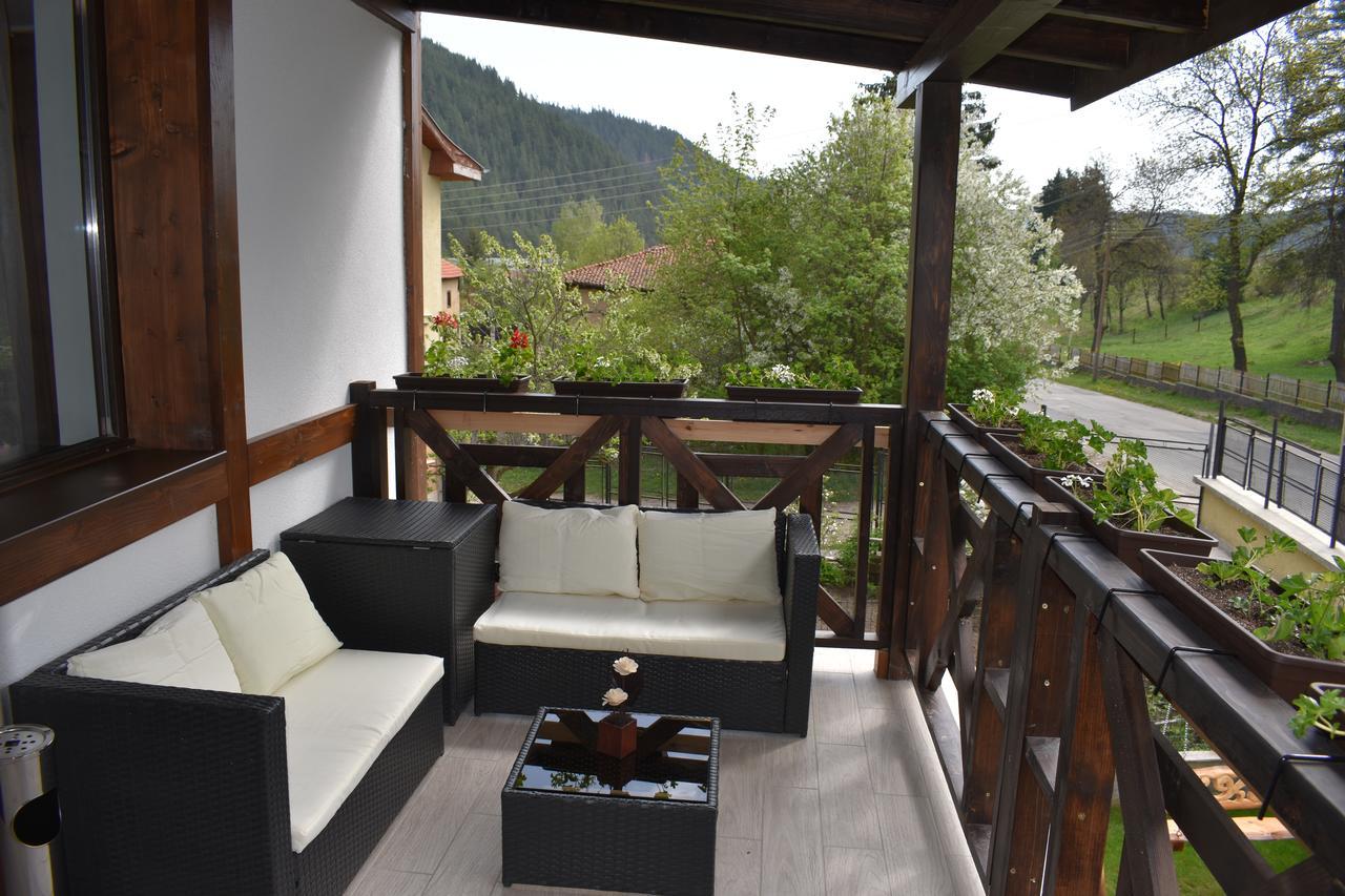 Bavaria House Hotel Говедарци Екстериор снимка