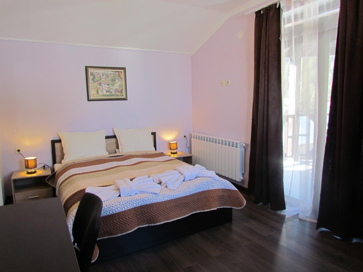 Bavaria House Hotel Говедарци Екстериор снимка